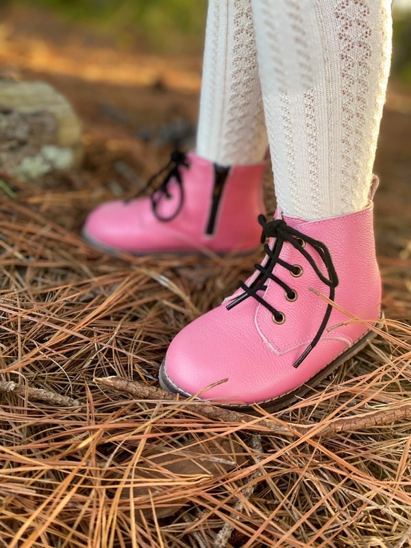 𝐂𝐎𝐌𝐁𝐀𝐓 𝐁𝐎𝐎𝐓𝐒 - Pink - with side zipper and laces